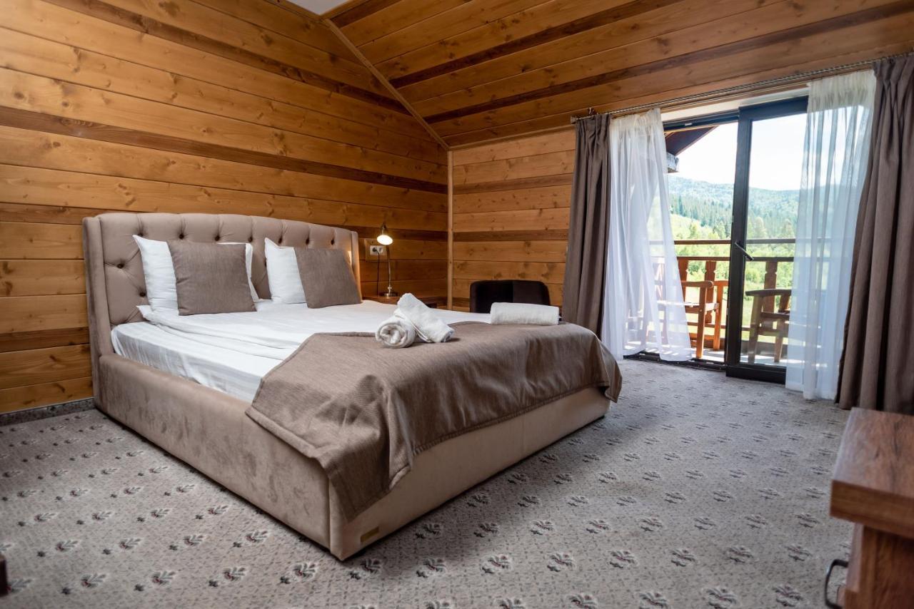 Residence Chalet & Nesh Tatariv Exteriör bild
