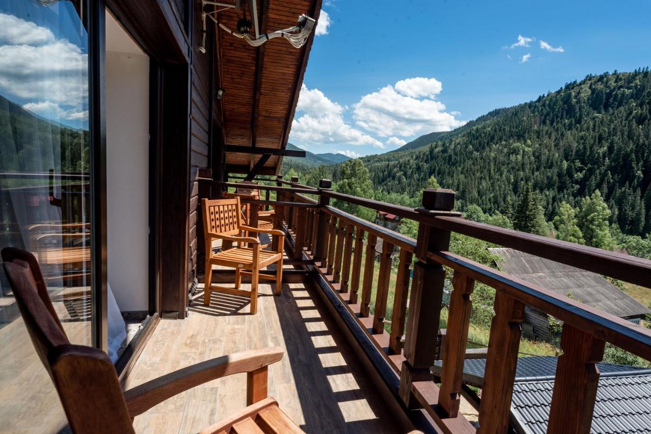 Residence Chalet & Nesh Tatariv Exteriör bild