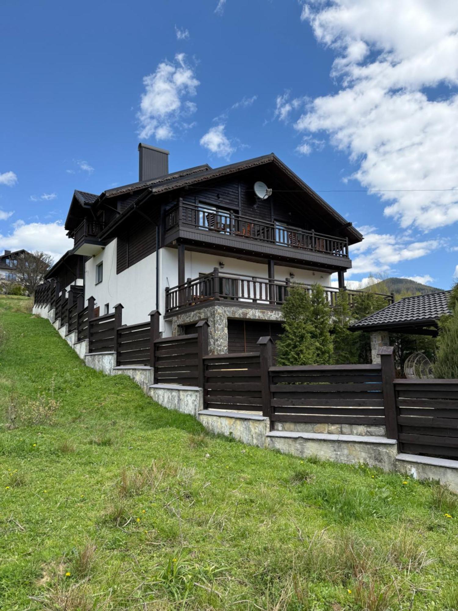 Residence Chalet & Nesh Tatariv Exteriör bild