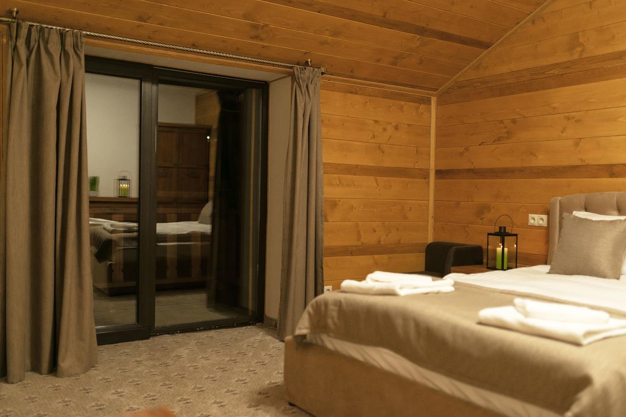 Residence Chalet & Nesh Tatariv Exteriör bild